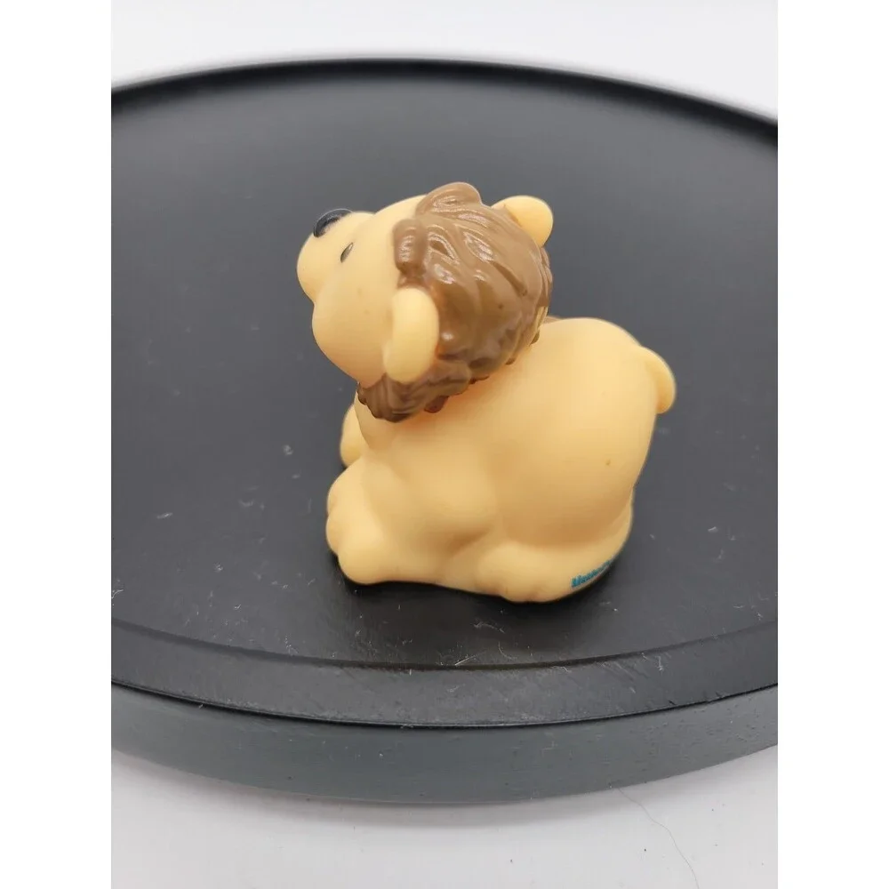 2011 Fisher Price Little People Animals Zoo Talkers Lion